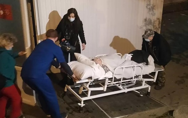 Вночі з Олександрівської лікарні Києва евакуювали хворих на COVID-19