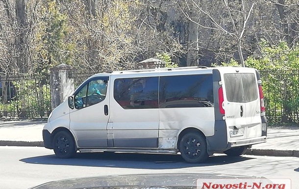 Автомобіль Ляшка протаранив мікроавтобус журналістів