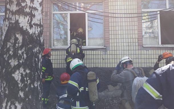 Из-за пожара на территории шахты эвакуировали 570 человек – ГСЧС