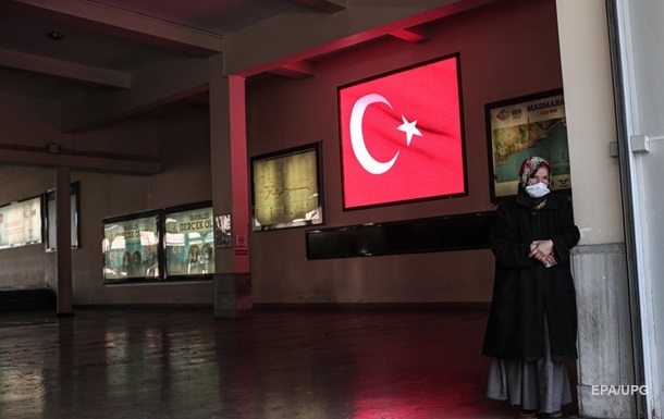 У десятках міст Туреччини ввели комендантську годину