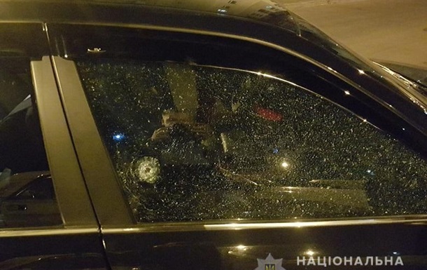 У Києві водій Range Rover влаштував стрілянину на дорозі