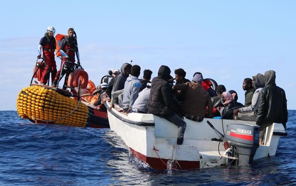 Попри коронавірус: до Італії морем продовжують прибувати мігранти