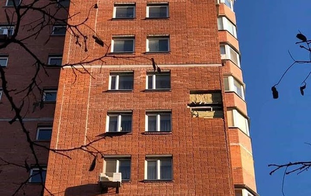 На фото показали будинок, що руйнується в Києві