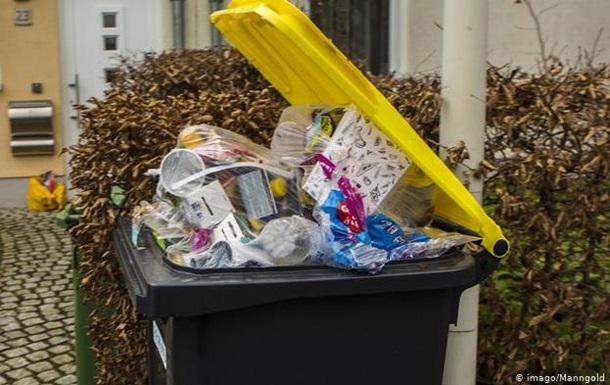 Брюссель закликав сортувати сміття заражених коронавірусом