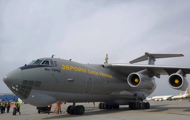 Два украинских Ил-76 доставили в Румынию медицинский груз из Китая