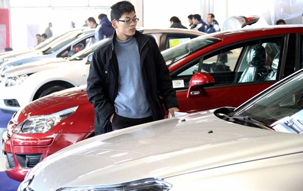 В Китае начали доплачивать за покупку нового авто