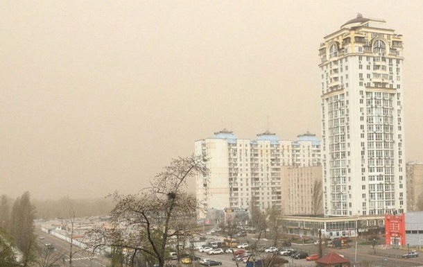 У Києві через пилову бурю постраждали п ятеро осіб