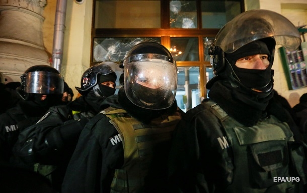 Экс- беркутовцу  сообщили о подозрении за разгон Евромайдана