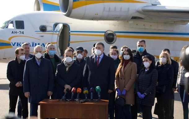 Украинским медикам в Италии продлили командировку