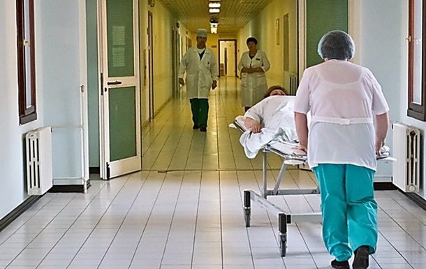 В Днепре директор больницы объявила голодовку