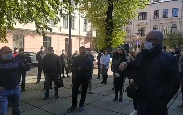 У Чернівцях протестують проти закриття ринків