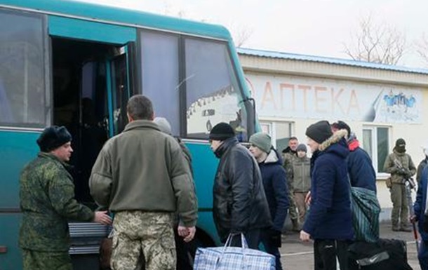 Українська сторона і терористи “Л/ДНР” заробляють на обміні полонених
