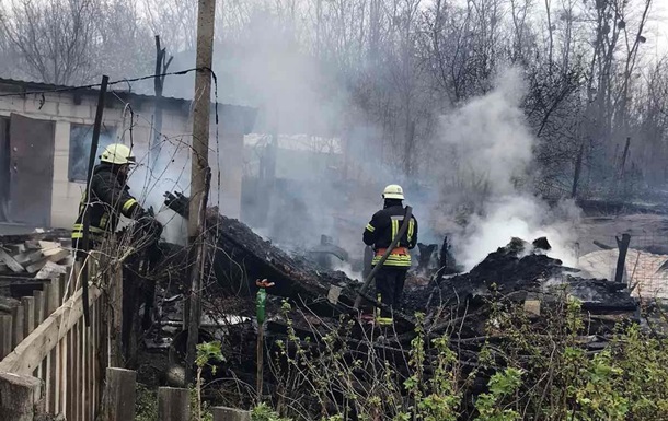 Под Киевом пожар уничтожил дачные дома