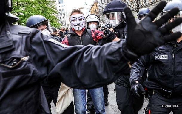 У Берліні на акції протесту затримали понад 100 осіб