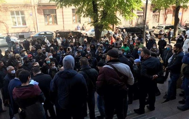 Протестующие добились открытия рынков в Черновцах