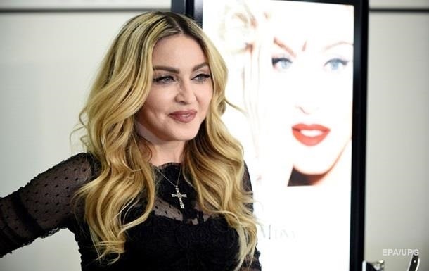 Мадонна покорила сеть архивным подростковым фото