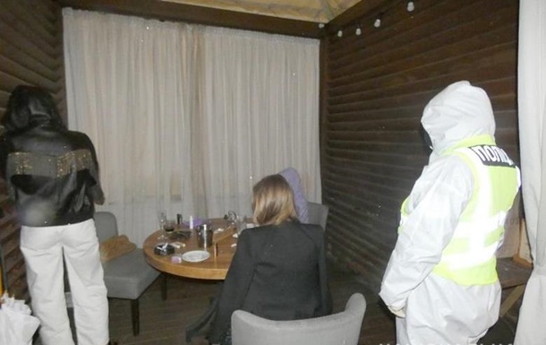 Полиция Киева  накрыла  ресторан с посетителями