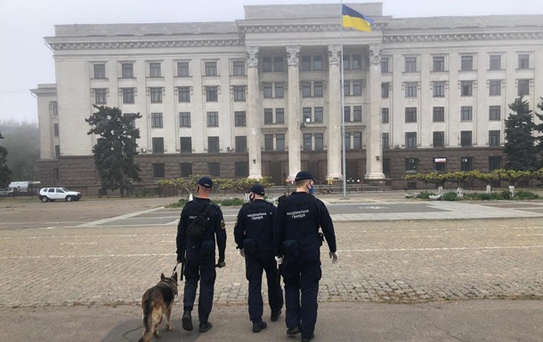 В Одессе на Куликовом поле задержали троих нарушителей