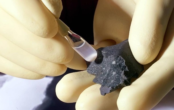 Вчені підрахували скільки метеоритів падає на Землю за рік