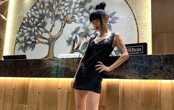 Актриса Бай Лин прогулялась без нижнего белья: фото 