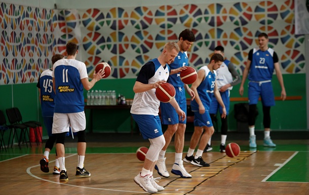 Збірна України з баскетболу влітку проведе тренувальний збір