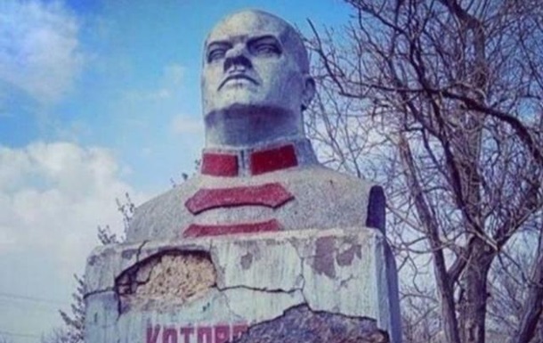В Одеській області демонтували пам ятник Котовському