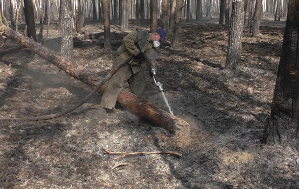 На Житомирщині загасили пожежу в заповіднику, у зоні ЧАЕС тліють торфовища