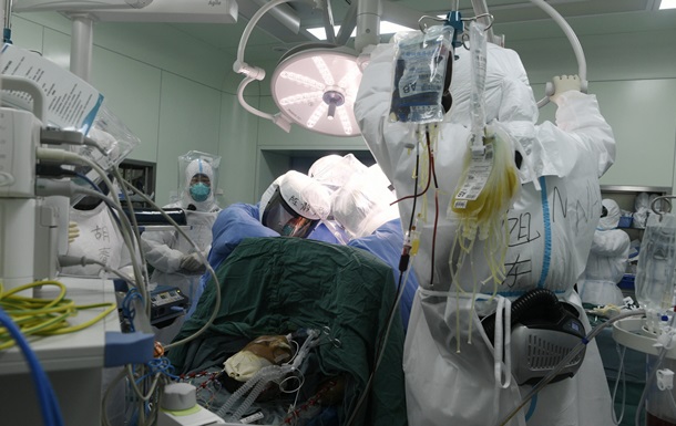 В Ухані пересадили легені пацієнту, який переніс COVID-19