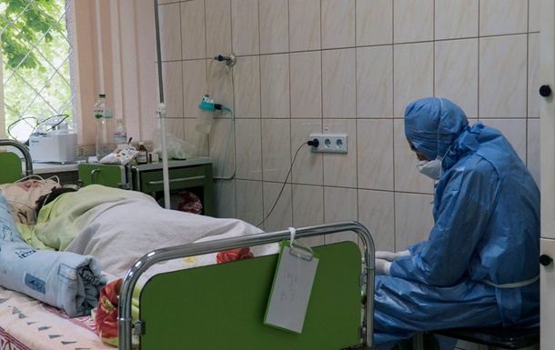 На видео показали  красную зону  больницы в Черновцах