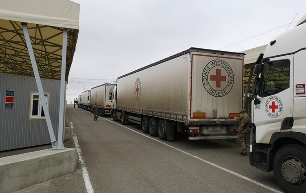 Пограничники пропустили гуманитарный конвой в Донецк