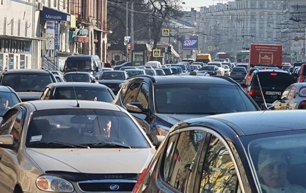 Дороги Киева сковало вечерними пробками