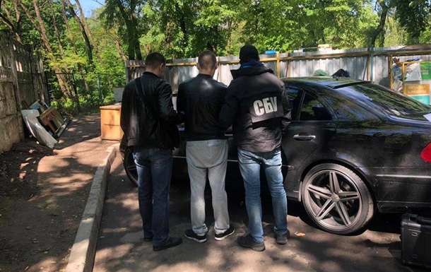 У Києві затримали чоловіка з великою партією кокаїну