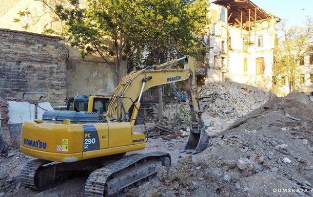 Жильцов рухнувшего дома в Одессе отселили в отели