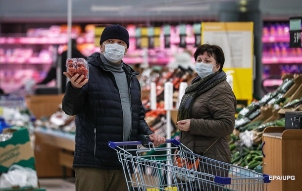 На Закарпатье супермаркет работает, несмотря на вспышку COVID