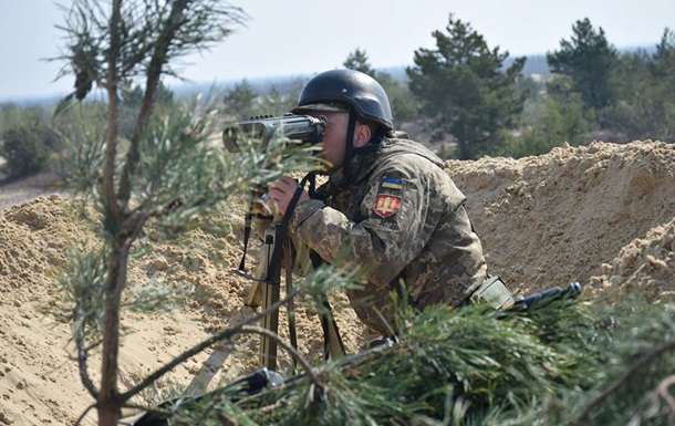 Возле Марьинки снайпер ранил украинского военного