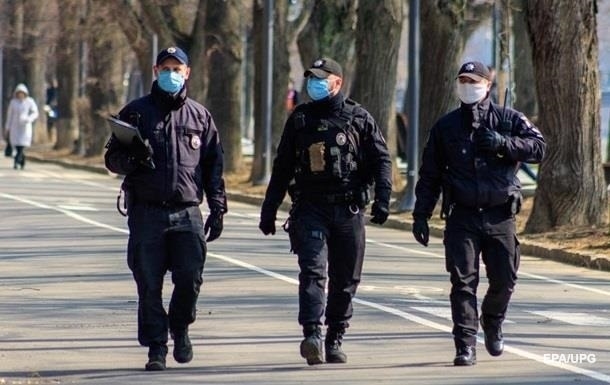 В центр Киева стянули полицию из-за массовых акций