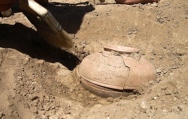 У Китаї знайшли стародавню посудину з невідомою рідиною