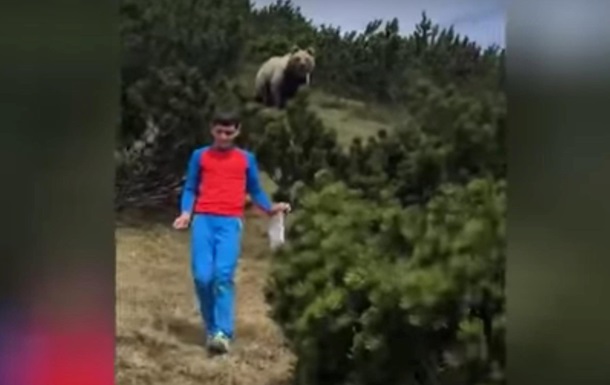 В Італії дитина спокійно пішла від дикого ведмедя