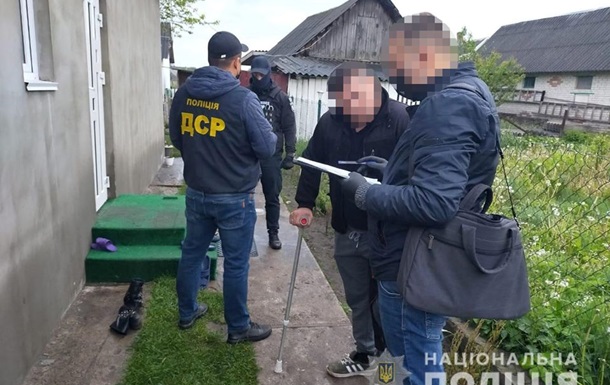 Полиция на Волыни провела 24 обыска у лесорубов
