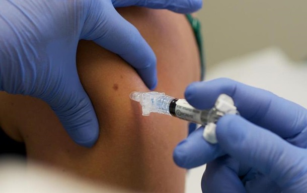 Лише половина американців збирається вакцинуватися проти COVID-19 - опитування