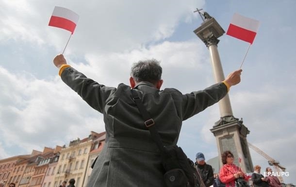 В Польше смягчают ограничения из-за коронавируса