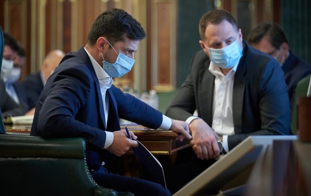 Зеленский подписал закон о налоговых льготах медикам, борющихся с COVID-19