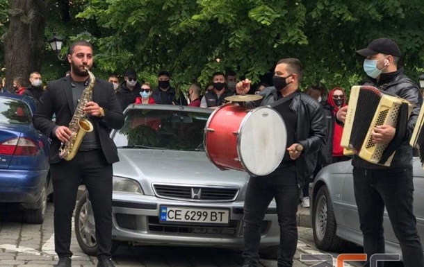 У Чернівцях влаштували музичний протест