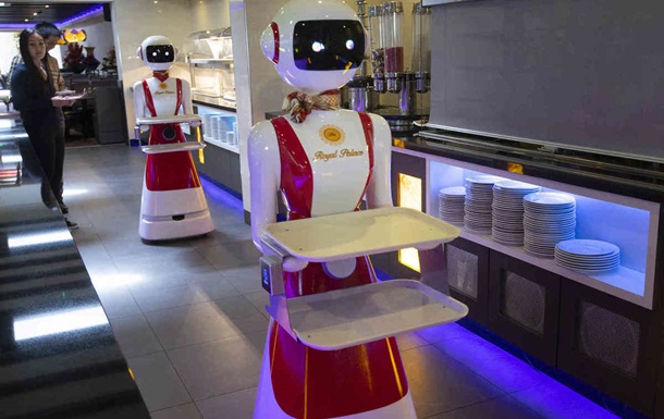 Роботи-офіціанти обслуговуватимуть клієнтів ресторану у Нідерландах