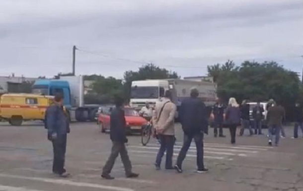 Протестуючі перекрили в їзд в Чорноморський порт