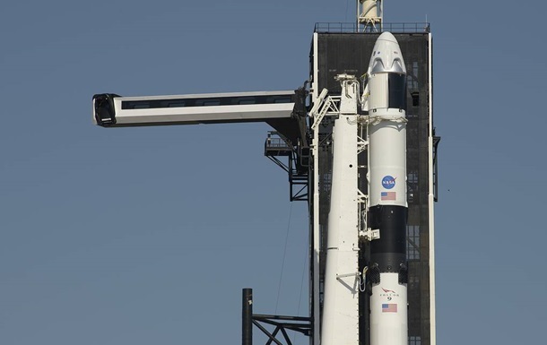 Выбраны первые три космических туриста для полета на корабле SpaceX