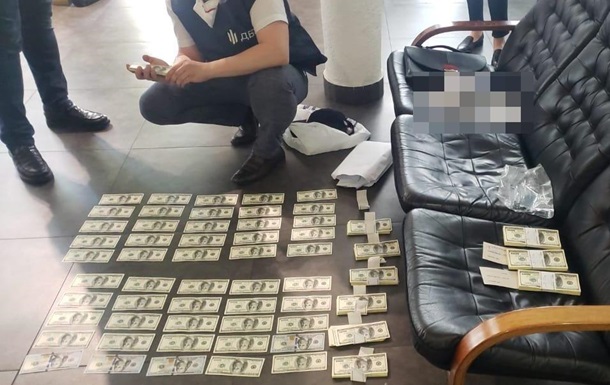 У Києві затримано прокурора на хабарі в $100 тисяч