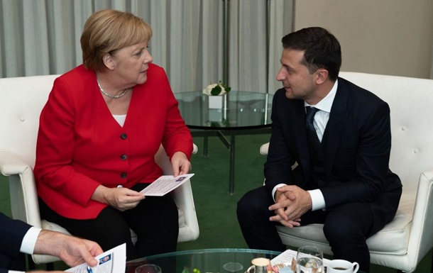 Зеленський зателефонував Меркель з приводу Донбасу