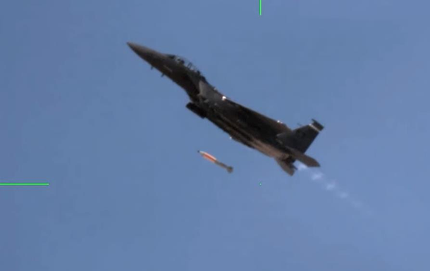 В США испытали ядерное оружие с истребителя F-15E