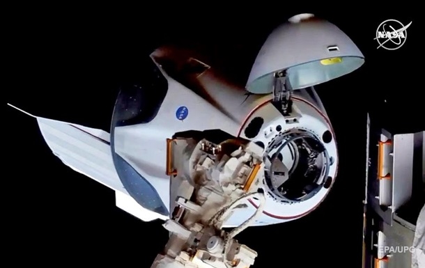 У NASA вирішили продовжити місію екіпажу Crew Dragon на МКС